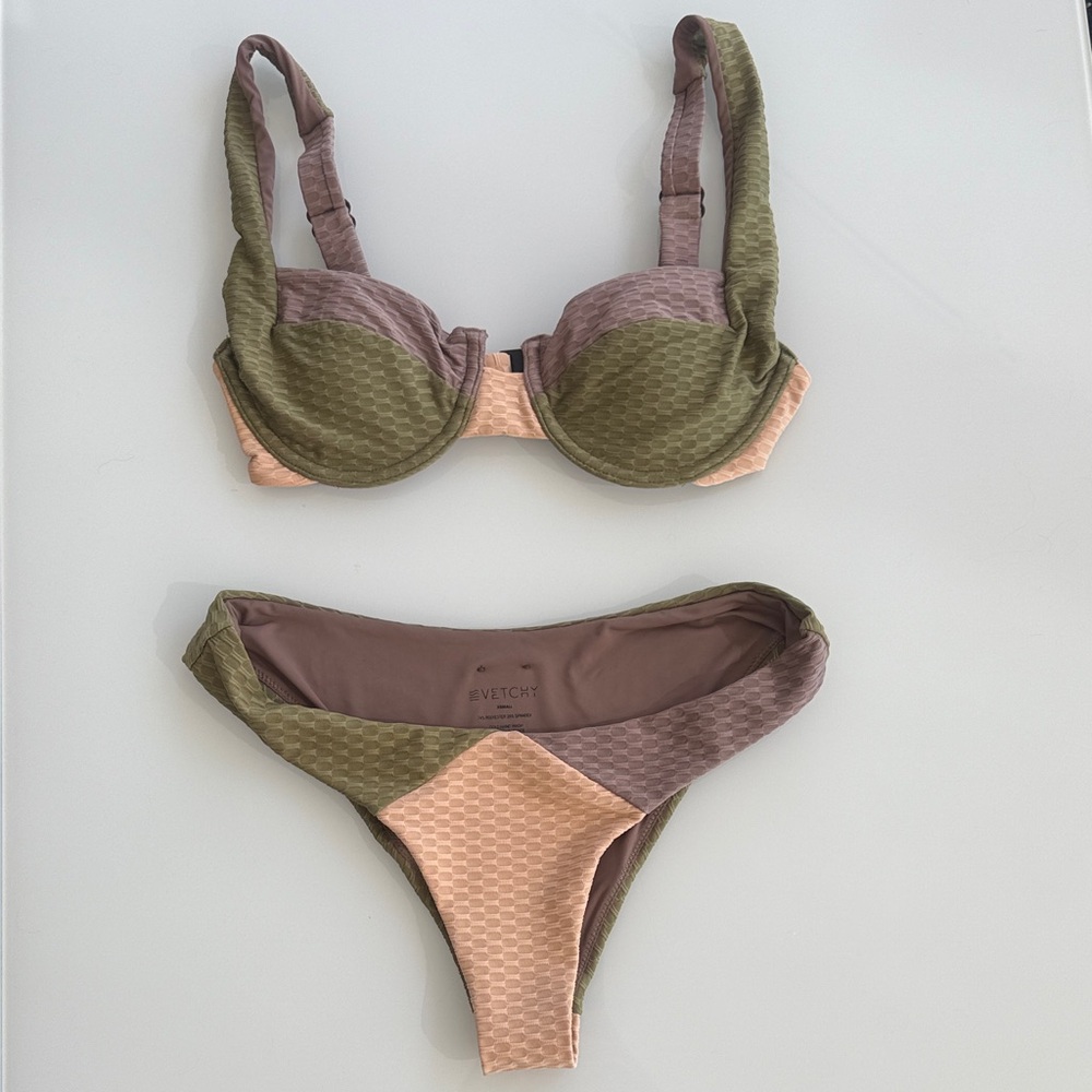 Vetchy army tri Laguna bikini XS TOP ONLY